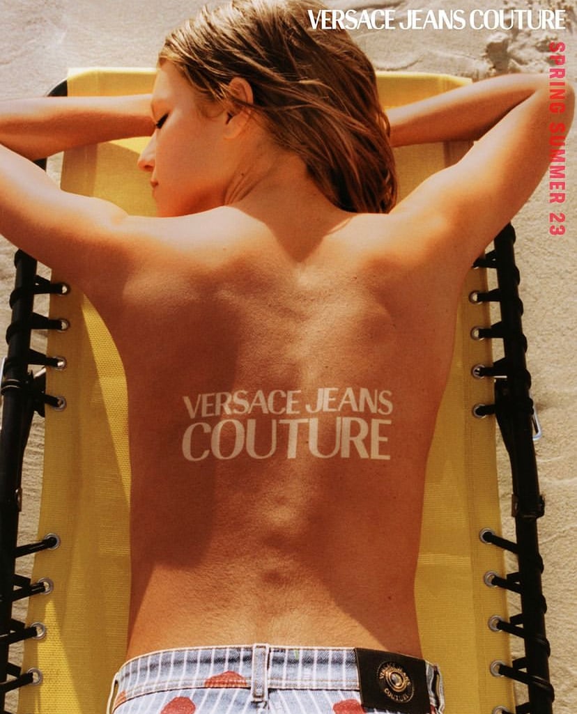 Безкінечне літо: кампейн Versace Jeans Couture Весна-Літо 2023